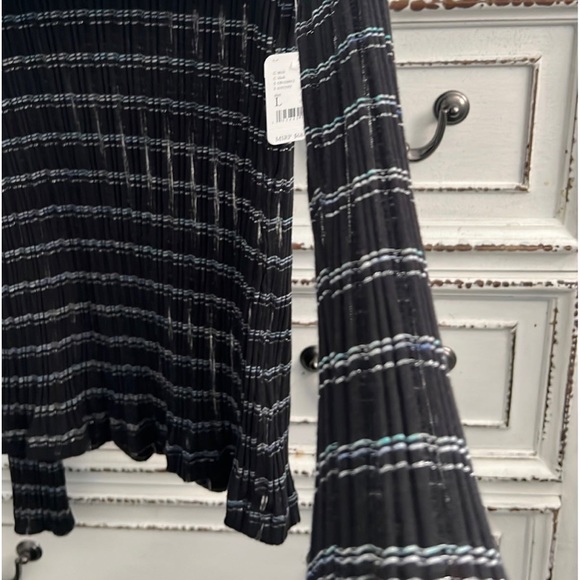 New 🖤💙 free people off the shoulder top size large - Picture 12 of 16